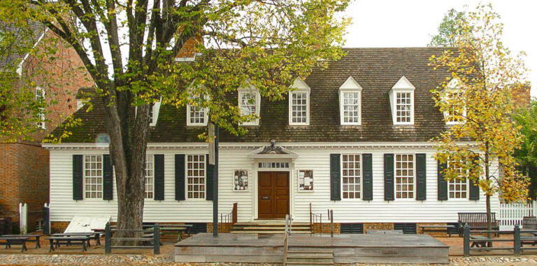 Raleigh Tavern in Colonial Williamsburg